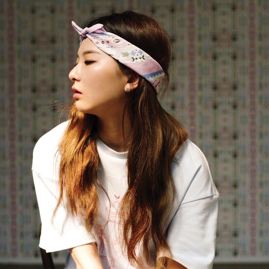 Kpop Idols Are Bringing Headbands Back